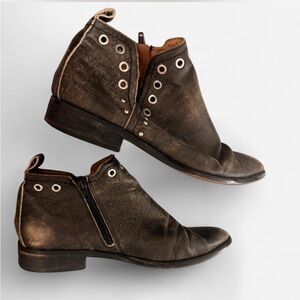 Corso como - Diana grommet distressed gray ankle boots